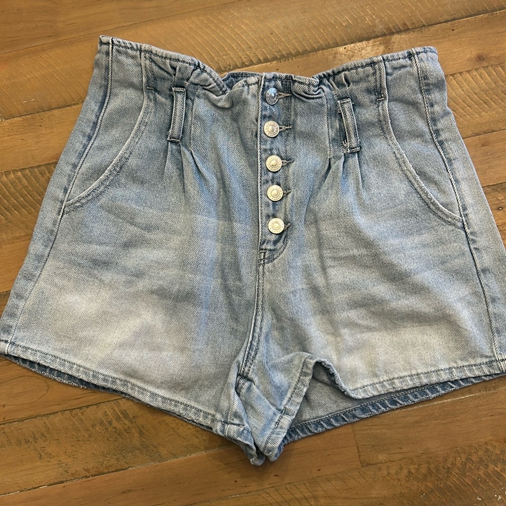 American Eagle Mom Short Paper Bag High Waist Button Fly, size 8